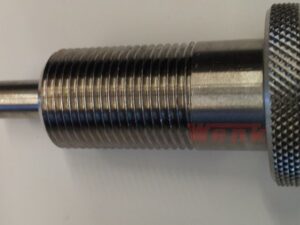 Federriegel m Gewinde M20x1.5 D=8mm